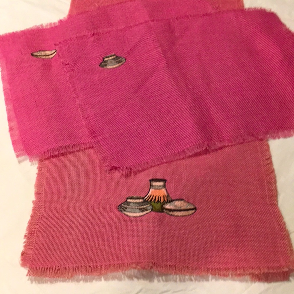 New Handmade Table Runner 2 Placemats Pottery Theme Matching Pink Handcrafted